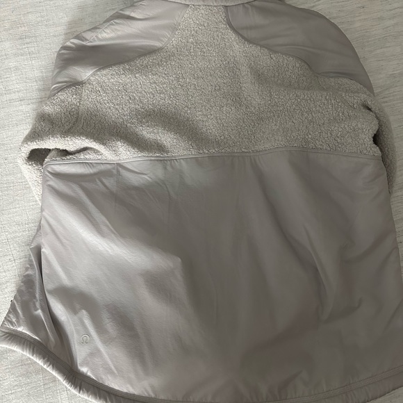 Lululemon jacket. Only worn once - Picture 2 of 2